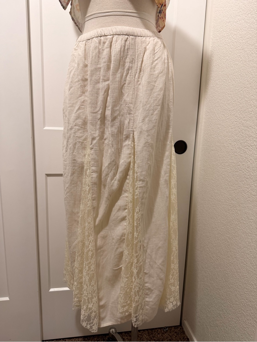 American Eagle Outfitters Cream Lace Panel Maxi Skirt